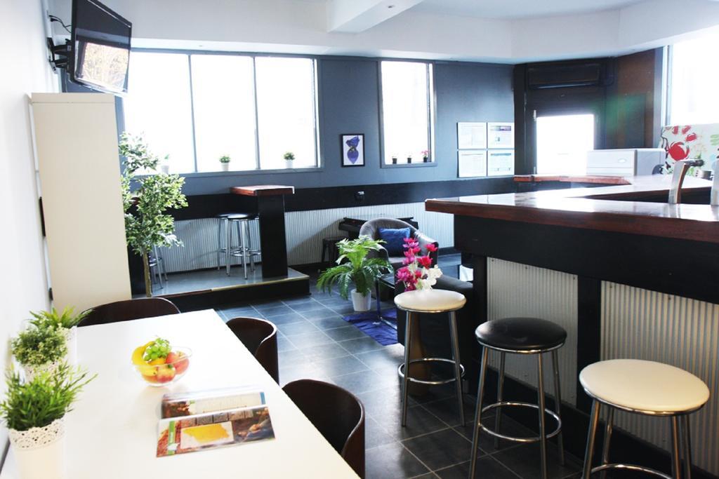 Ozihouse Collingwood Hostel - Melbourne